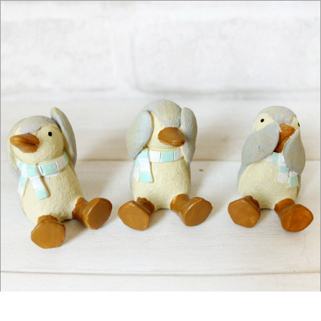Vista de Trio de patos !No veo, No escucho, No hablo!