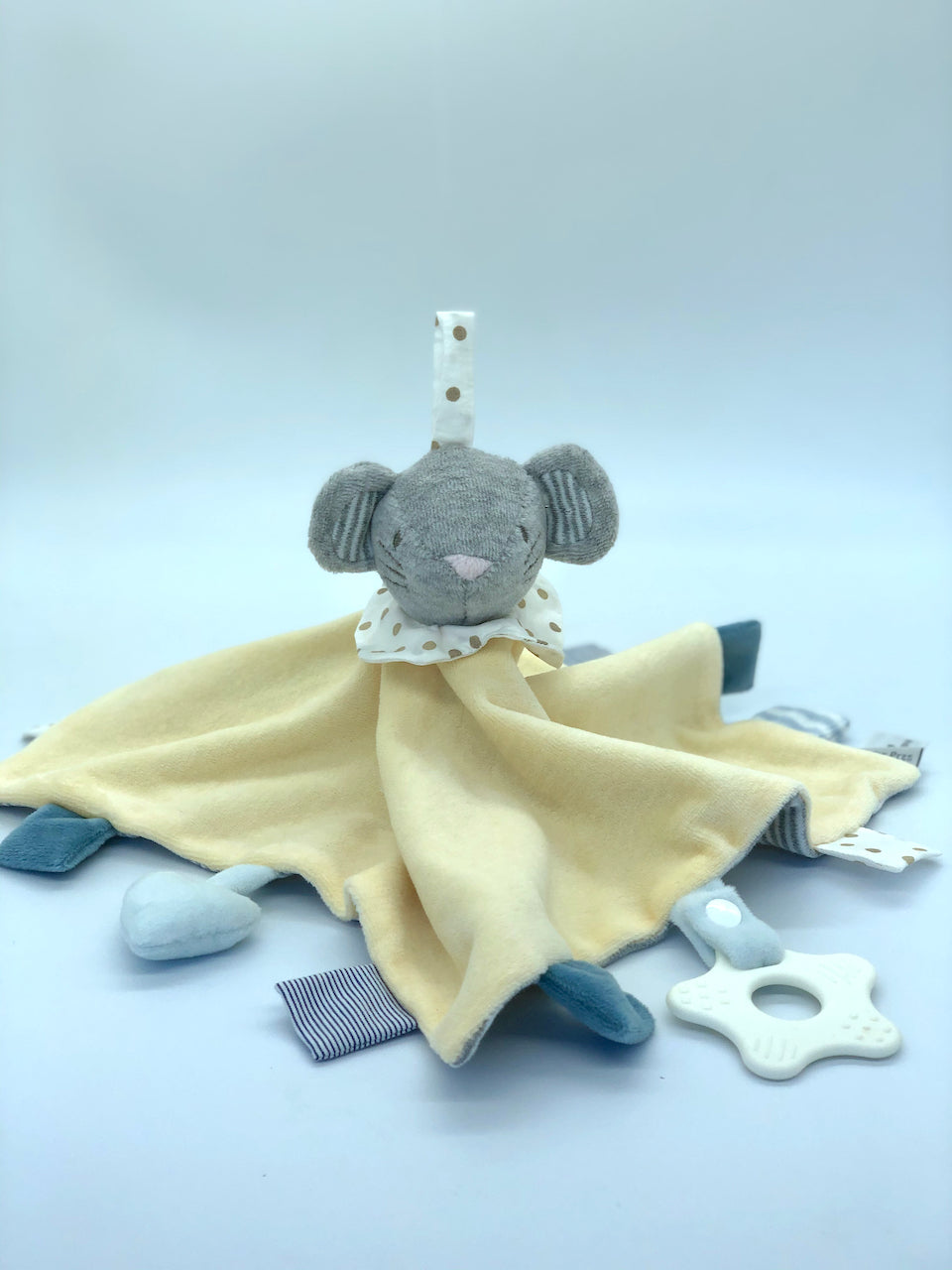 Vista de Tuto sensorial con ratón amarillo de plush